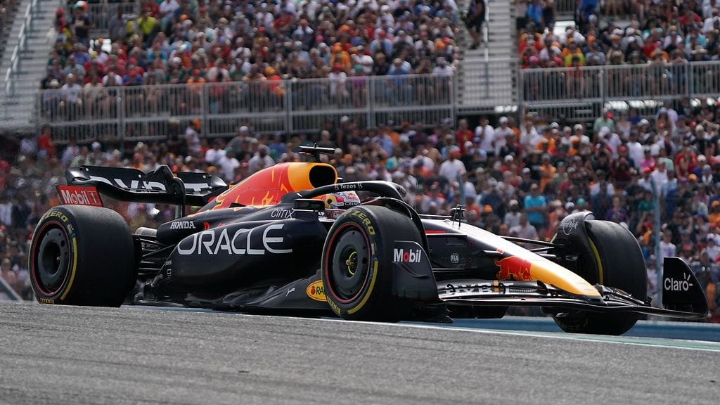 Max Verstappen voitti Yhdysvaltain GP:n. Red Bull varmisti valmistajien F1-mestaruuden.