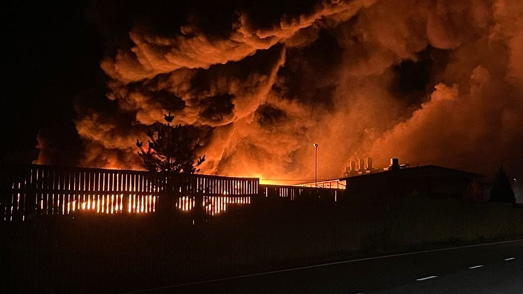 Riihimäki teollisuushallin palo