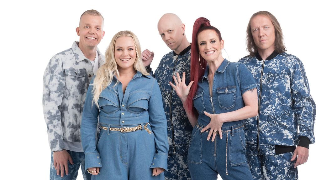 Tunnetut suomalaismuusikot valmentavat ohjelmassa kilpailuun osallistuvia laulajia.