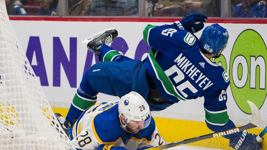 Buffalo Sabres körmytti Vancouver Canucksia kanadalaisjoukkueen kotiavauksessa.