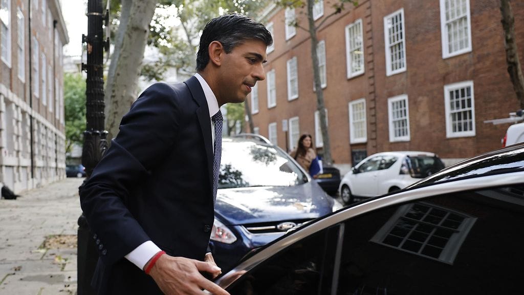 Sunak vaatii panttivankien vapauttamista sekä humanitaarisen avun vapaata kulkua Gazaan.