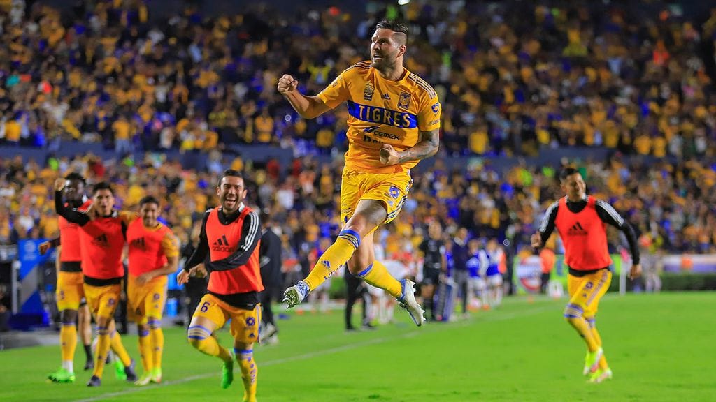 Tigresin fani innostui, kun André-Pierre Gignac iski viime minuuteilla rangaistuspotkusta pallon reppuun.