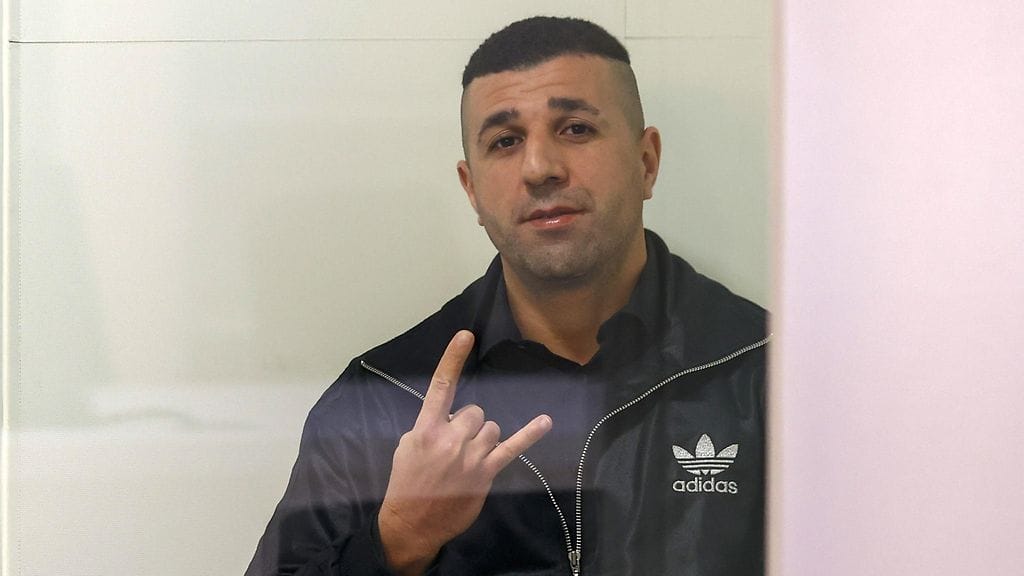 Kolmeksi vuodeksi vankeuteen tuomittu Mohammed Yassin Amrani kuvattuna maanantaina oikeudenkäynnin yhteydessä Madridissa.