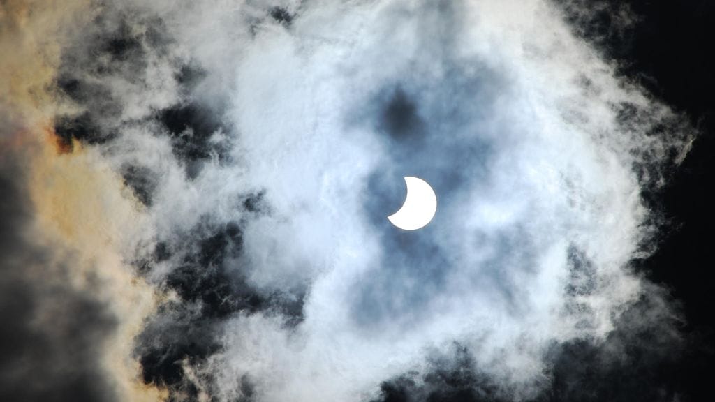 Kuva osittaisesta auringonpimennyksestä, Pekka Parviainen, 1.8.2008