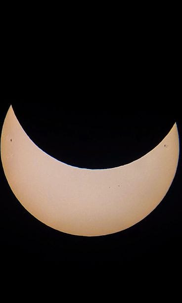 Rauno Päivinen ikuisti auringonpimennyksen Imatralla Etelä-Karjalassa.