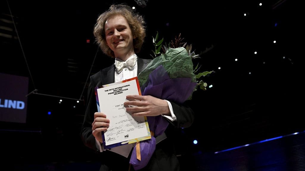 Puolalainen Piotr Pawlak voitti viidennen kansainvälisen Maj Lind -pianokilpailun Helsingin Musiikkitalossa 27. lokakuuta 2022. Palkintosumma on 30 000 euroa.