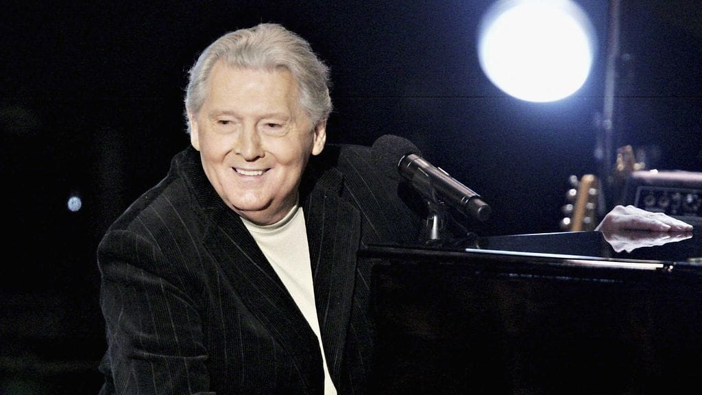 LK 28.10.2022 Jerry Lee Lewis Los Angelesissa I Walk The Line: A Night For Johnny Cash -tribuutissa ensi-illassa lokakuussa 2005.