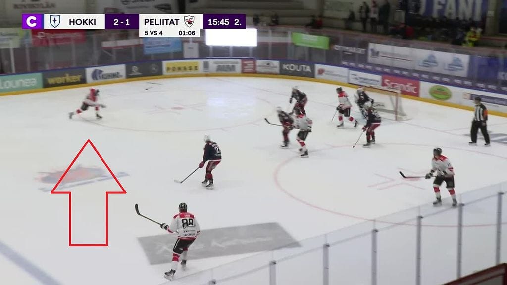 Eetu Selänteen one-timer lähti vihaisesti joskin epätarkasti.