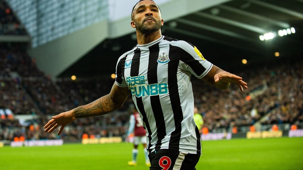 Callum Wilson teki kaksi maalia Aston Villaa vastaan.