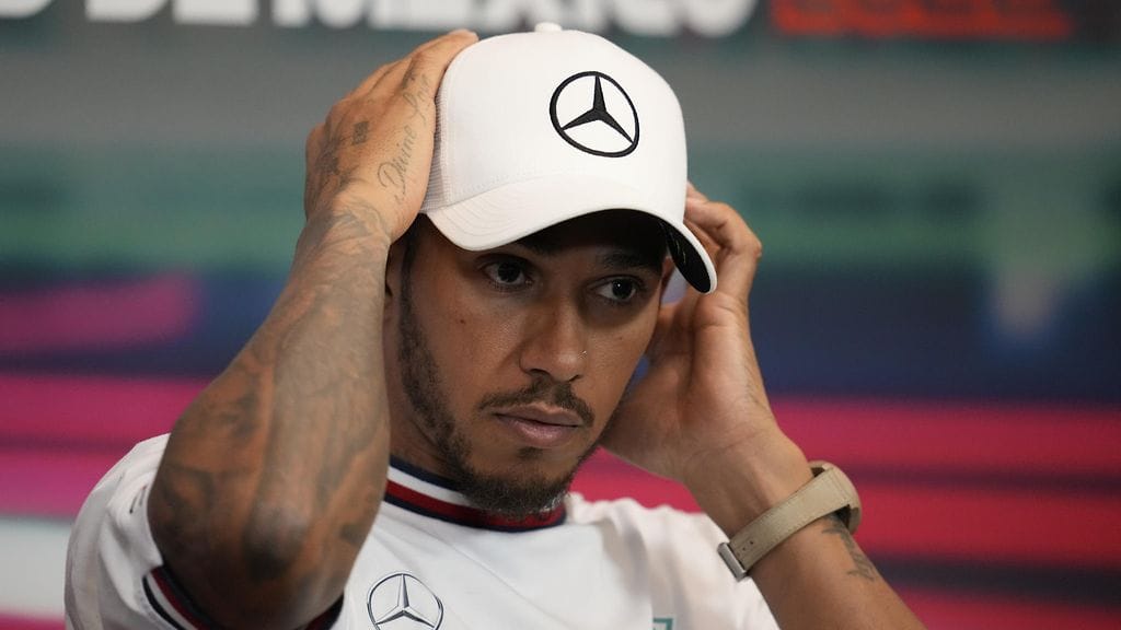 Lewis Hamilton ja Fernando Alonso eivät tunnu edelleenkään tulevan toimeen keskenään. Kaksikon välillä kipinöi jo vuonna 2007 yhteisellä McLaren-kaudella niin pahasti, että Alonso sai etsiä kaudeksi 2008 uuden työnantajan.