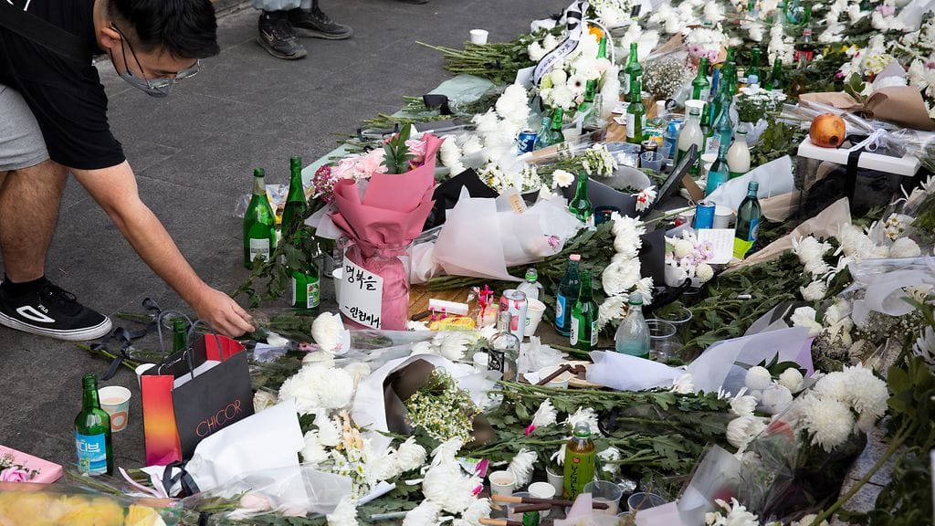 Lauantaina tapahtuneessa väentungoksessa kuoli 154 ihmistä. Uhrit olivat enimmäkseen teini-ikäisiä tai nuoria aikuisia.