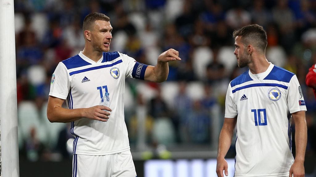 Bosnia ja Hertsegovinan tähdet Edin Dzeko ja Miralem Pjanic ovat vastustaneet Venäjän kohtaamista.