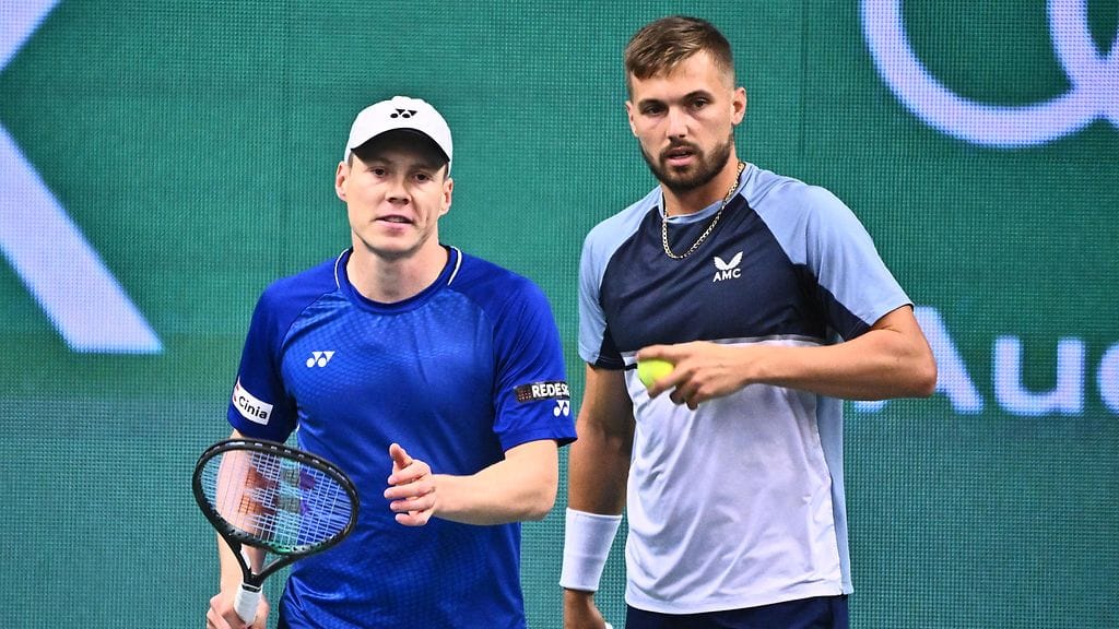 Harri Heliövaara (vas.) ja Lloyd Glasspool varmistivat välieräpaikallaan paikan ATP-finaaliturnaukseen.