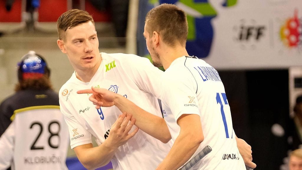 Suomi aloitti salibandyn MM-kisat komealla voitolla.