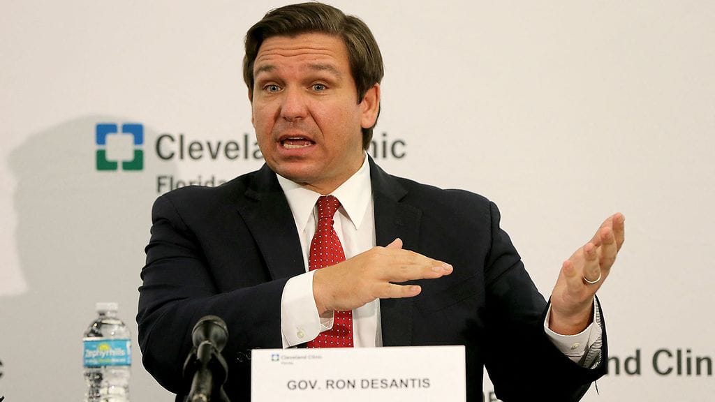 DeSantis tunnetaan koronavirusrajoitusten ja seksuaalivähemmistöjen oikeuksien vastustajana.