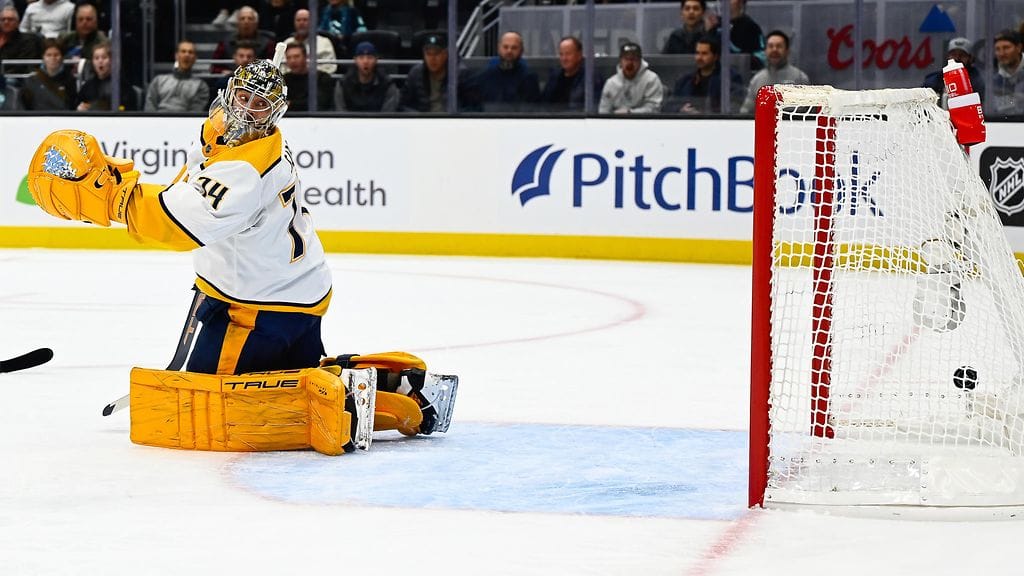 Juuse Saros tykitettiin vaihtoon jo avauserässä.