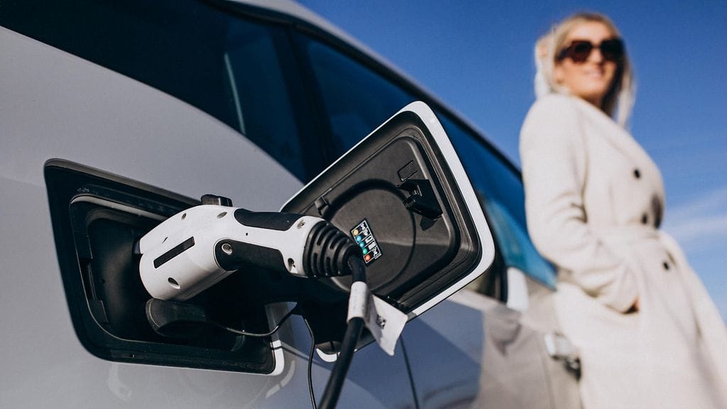 Sähköauton katsastus on nykyään usein saman hintainen kuin polttomoottoriauton katsastus.