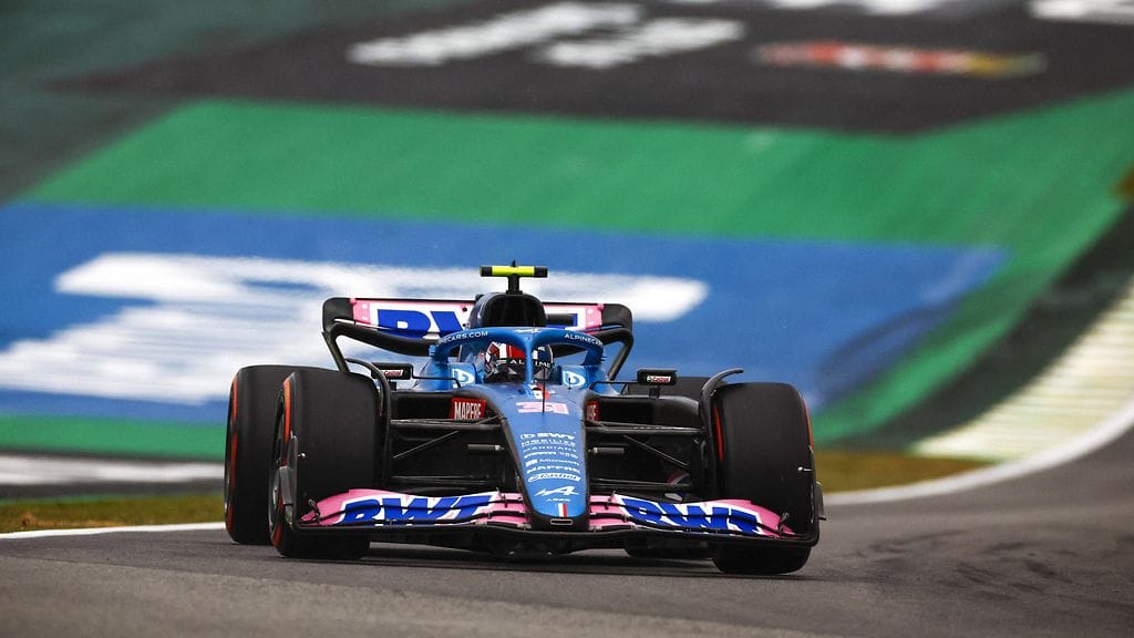 Esteban Ocon piti nopeinta vauhtia lauantain harjoituksissa.