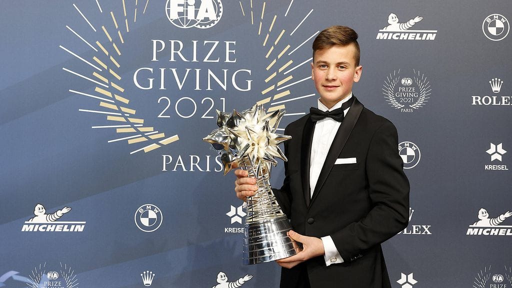 Tuukka Taponen valittiin Ferrarin kuljettaja-akatemiaan.