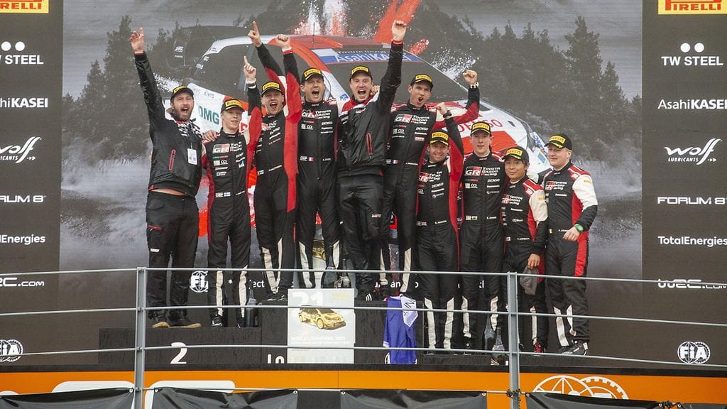 Toyota jatkaa MM-sarjassa tutuilla kuskeilla.