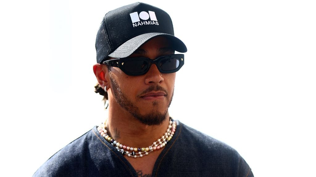 Lewis Hamilton hakee Abu Dhabista kauden avausvoittoaan.