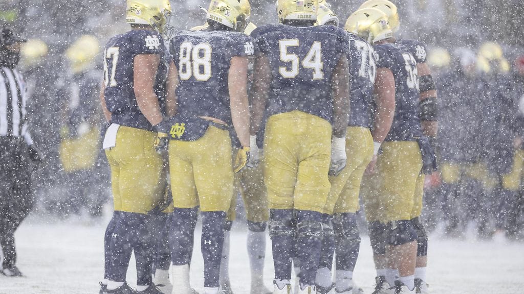 Amerikkalaisen jalkapallon pelaajia Indianassa 19.11.2022