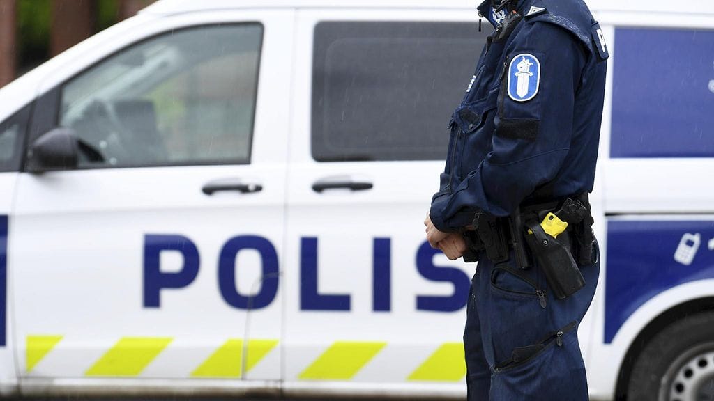 Poliisi otti huumausainerikoksista epäillyt henkilöt kiinni seitsemän eri kotietsinnän yhteydessä. Kuvituskuva.