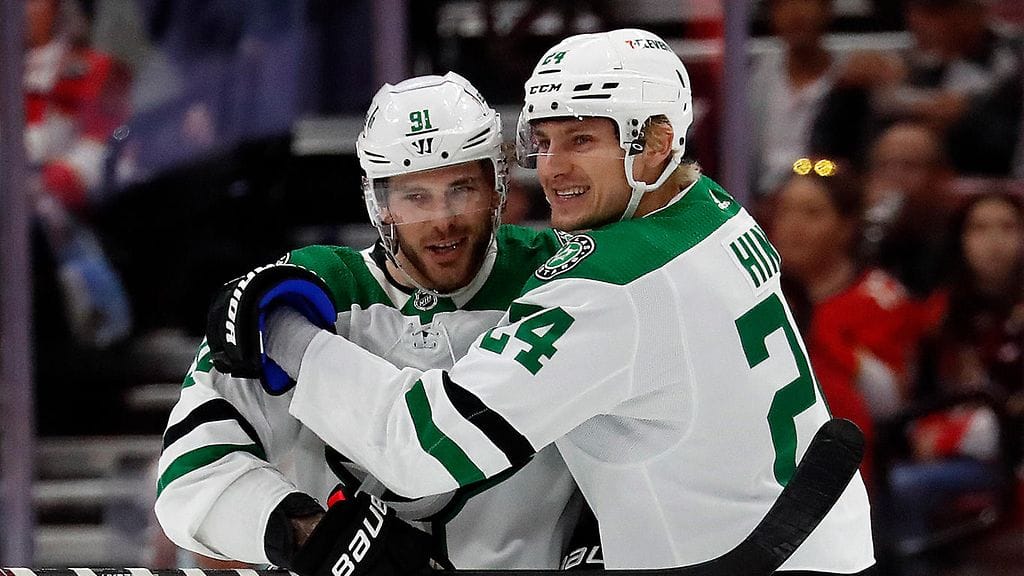 Tyler Seguin (vas.) kaipaa Roope Hintziä takaisin kaukaloon.