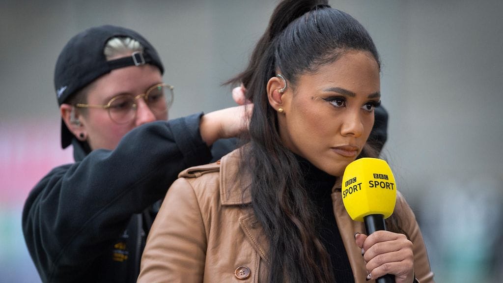 Alex Scott on toiminut BBC:n toimittajana ja asiantuntijana pelaajauransa jälkeen. Kuva lokakuulta 2021.