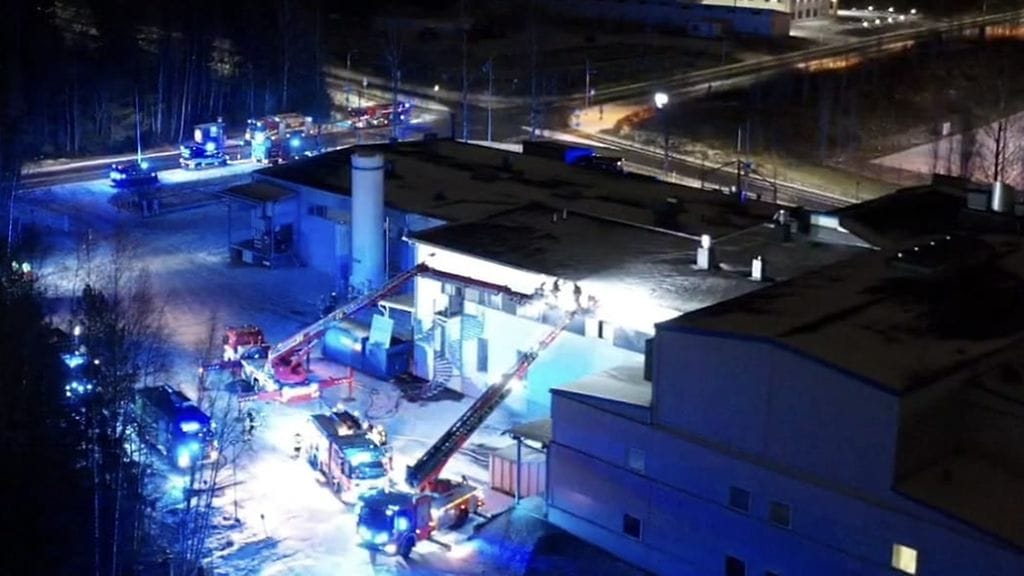 Palopaikalle on hälytetty yli 20 pelastuslaitoksen yksikköä.