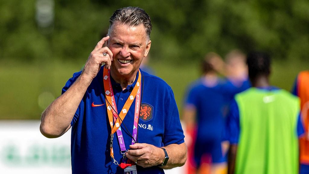 Hollannin päävalmentaja Louis van Gaal oli härskillä tuulella harjoituksissa.