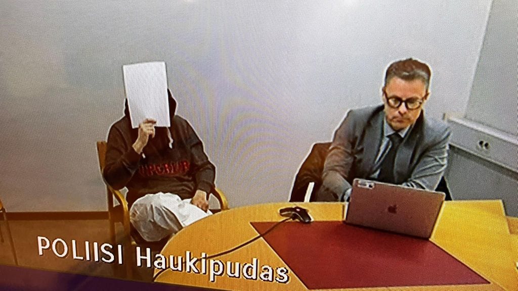 Oulun käräjäoikeus on vanginnut oululaismiehen, jota poliisi epäilee Hiirosen kaupunginosassa tapahtuneesta henkirikoksesta. Epäiltyä avusti asianajaja Markus Pöhö.