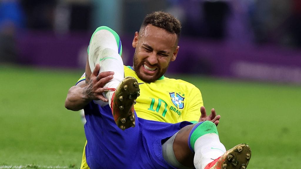 Neymar loukkasi nilkkansa Serbiaa vastaan.