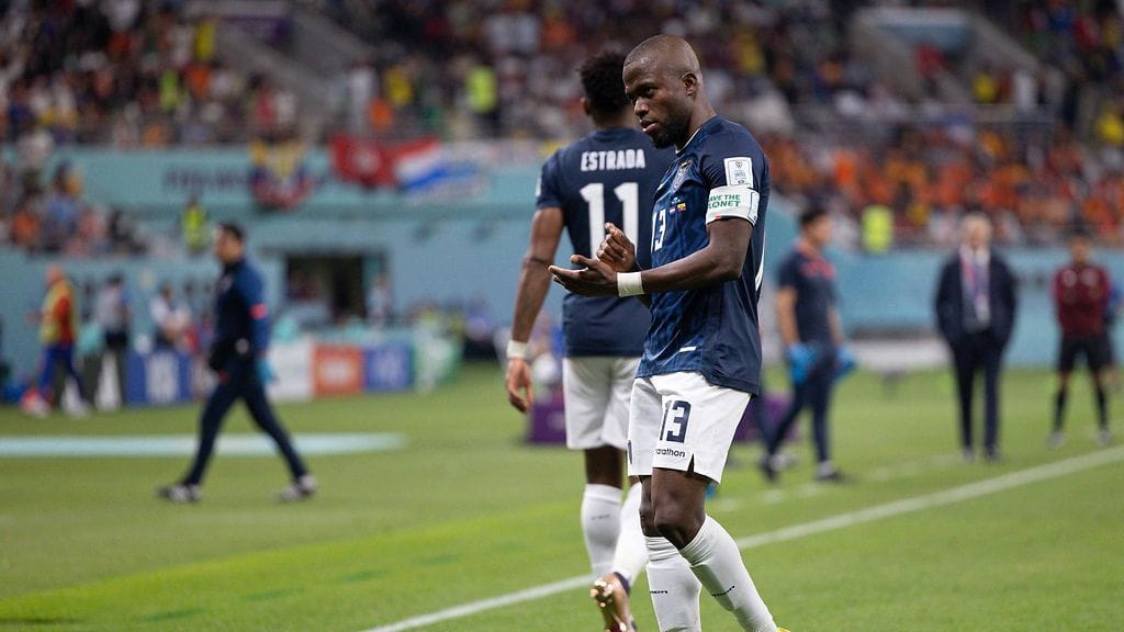 Enner Valencia viimeisteli Ecuadorin tasoitusosuman Hollannin verkkoon.