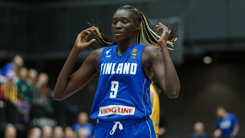 Yhdysvaltain WNBA-sarjassa pelaava Awak Kuier oli Suomen parhaimmistoa