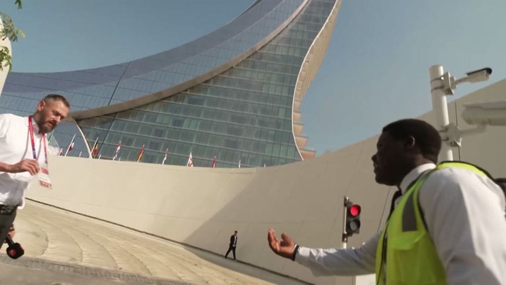 TV4:n toimittaja Olof Lundh ei päässyt MM-kisahotelliin sisälle Fifan asettaman kiellon takia.