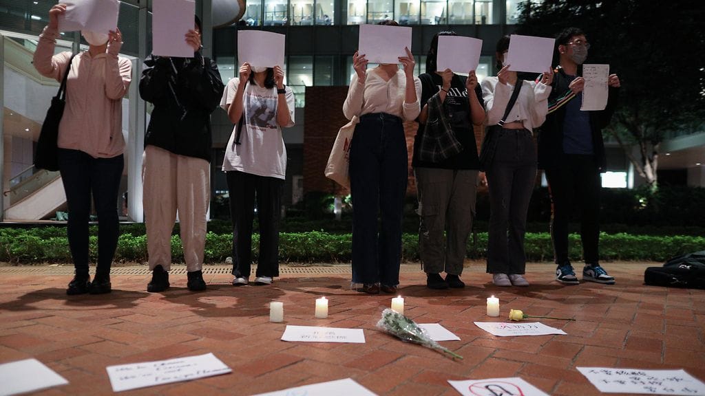 Koronarajoitusten vastaiset mielenosoitukset ovat jatkuneet Kiinassa, ilmenee sosiaalisessa mediassa julkaistuista videoista ja silminnäkijähavainnoista.