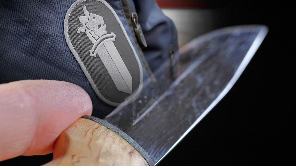 Länsi-Uudenmaan poliisi tutkii tapausta tapon yrityksenä ja pahoinpitelynä.