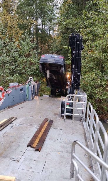 Veteen upotettu Peugeot Lassi Roth