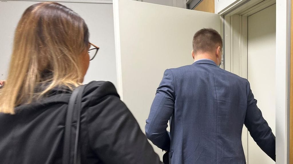 Oulun käräjäoikeus käsitteli ex-poliisin raiskaussyytettä keskiviikkona.