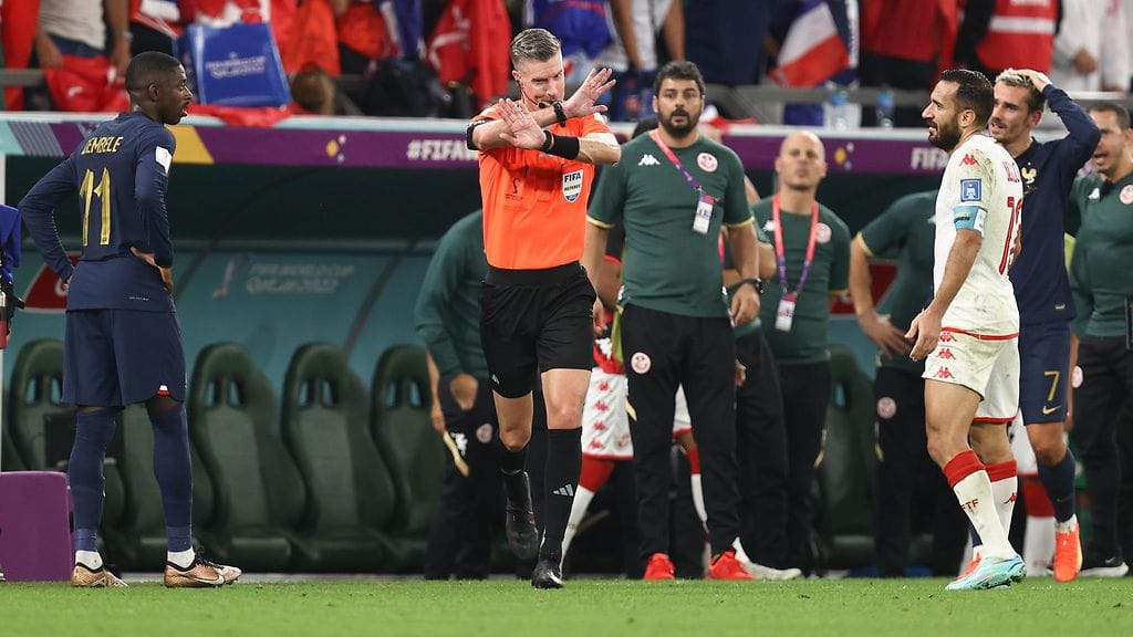 Erotuomari hylkäsi Ranskan maalin ottelun jo päätyttyä.
