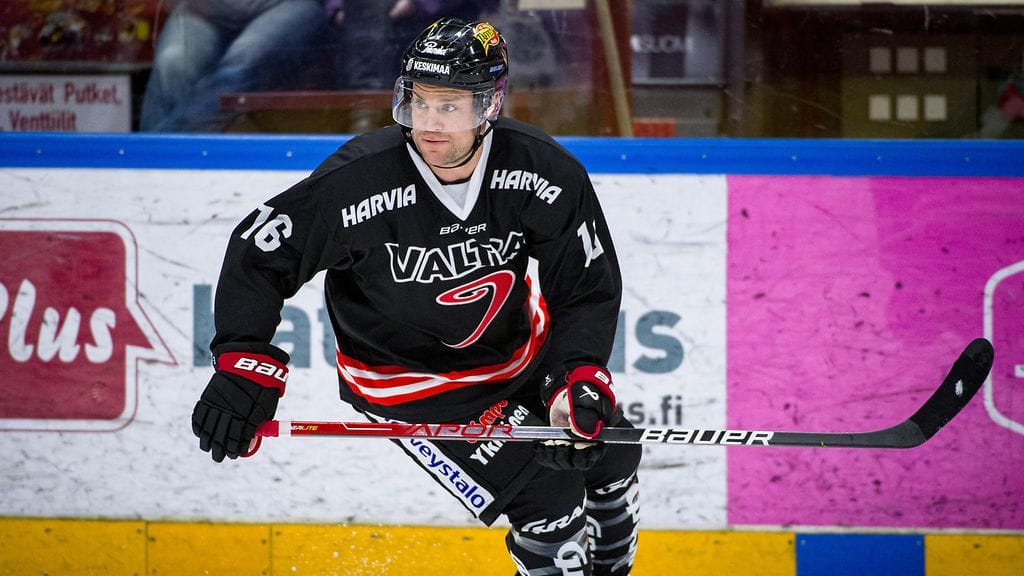 Geoff Platt siirtyi JYP:stä Tapparaan.