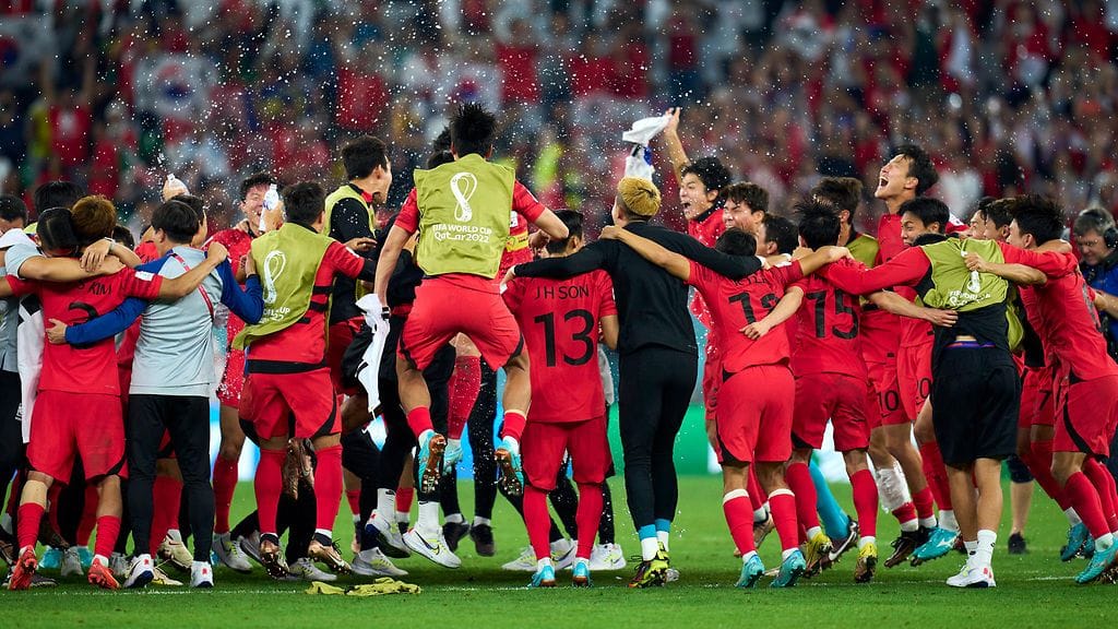 Etelä-Korea sai jännittää jatkopaikkansa puolesta oman ottelun päättymisen jälkeen.