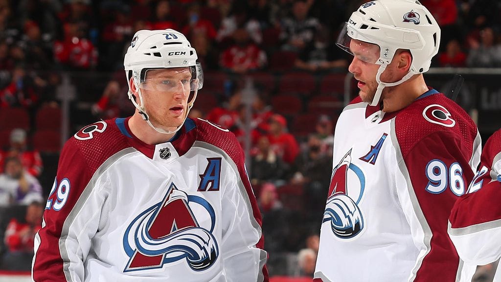 Nathan MacKinnon (vas.) ja Mikko Rantanen ovat muodostaneet tehokkaan tandemin.