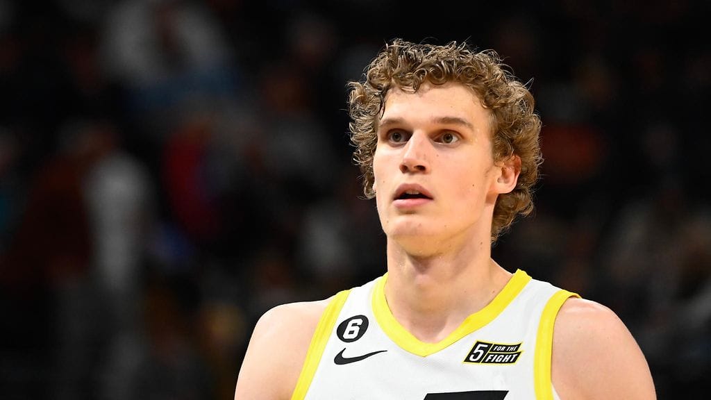 Lauri Markkanen oli sivussa Jazzin riveistä.