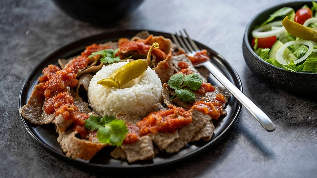 Kotitekoinen kebabkastike on helppo valmistaa!