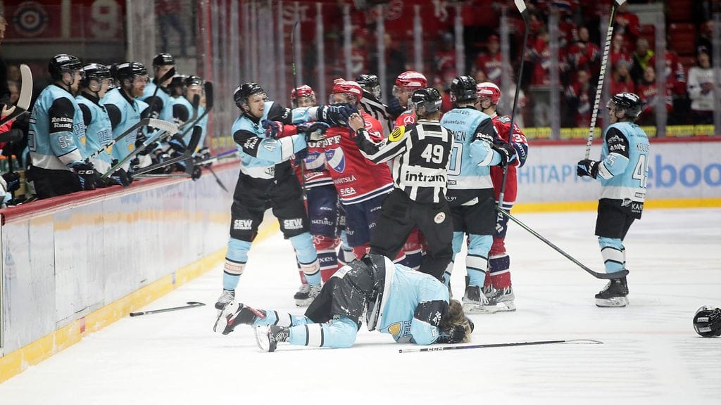 Aatu Jämsen on ollut pois kokoonpanosta tämän ottelun jälkeen.