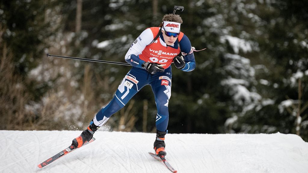 Tuomas Harjula piti hyvää vauhtia miesten viestissä Itävallan Hochfilzenissä.