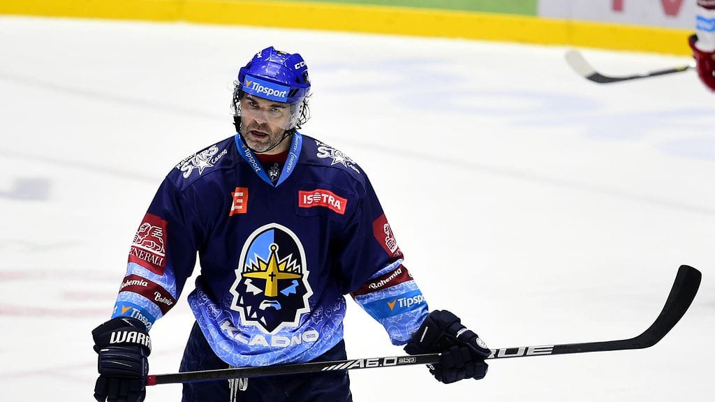 Jaromir Jagr palasi kasvattajaseuraansa Rytiri Kladnoon vuonna 2018.