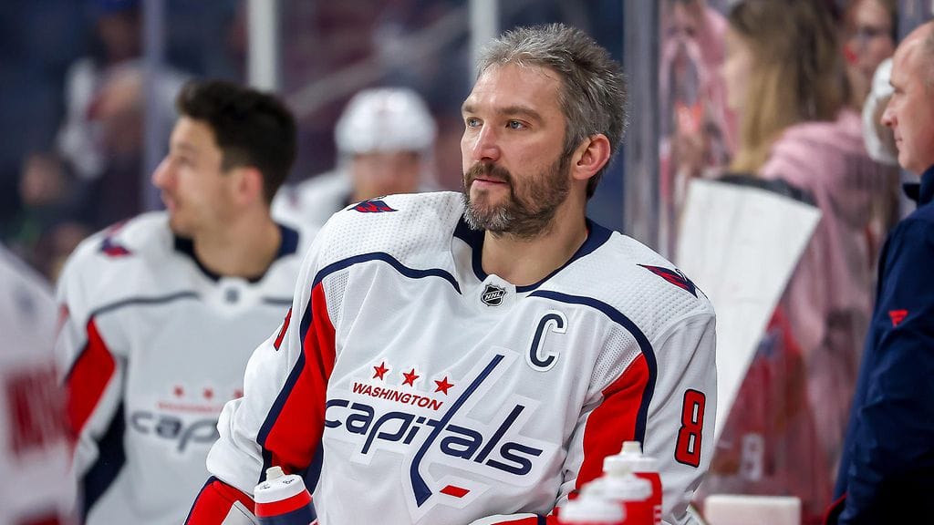 Washington Capitalsin Aleksandr Ovetshkin kuvattuna Winnipeg Jets -ottelun alkulämmittelyiden aikana.